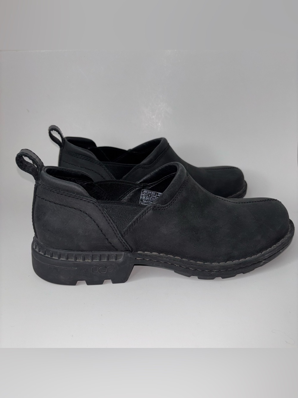 UGG Australia Dyersville Mens US 9.5 Black Leather Loafers Shoes 5623